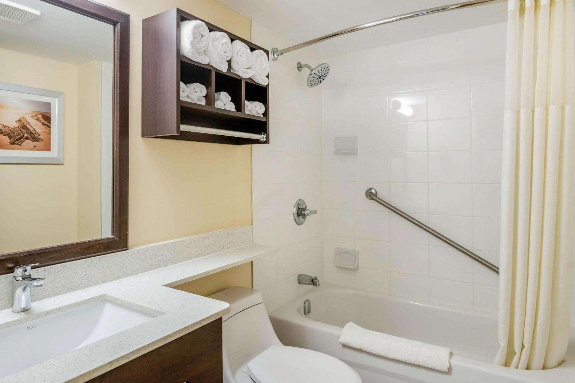 Quality Inn & Suites Bathurst Kamer foto