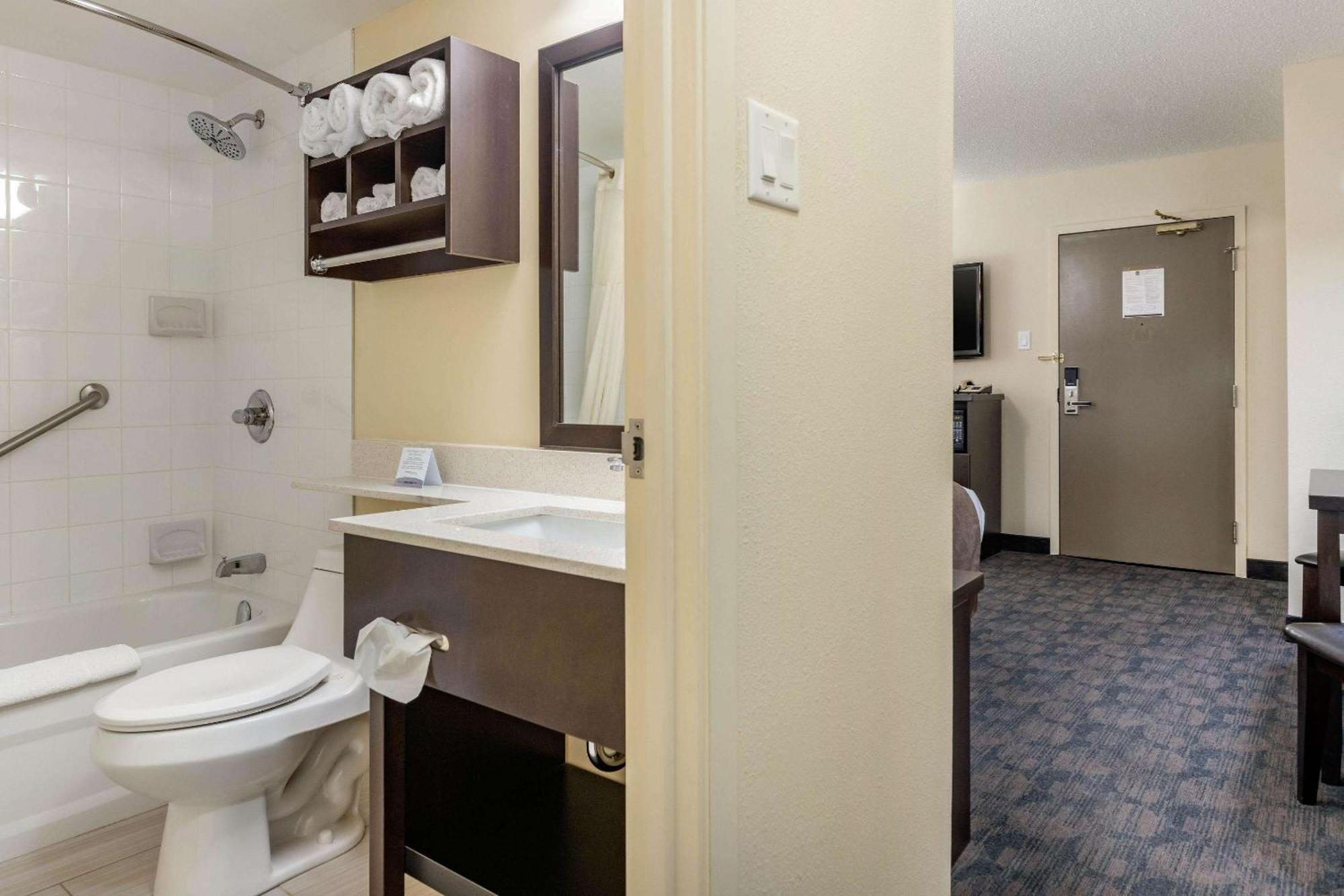 Quality Inn & Suites Bathurst Kamer foto