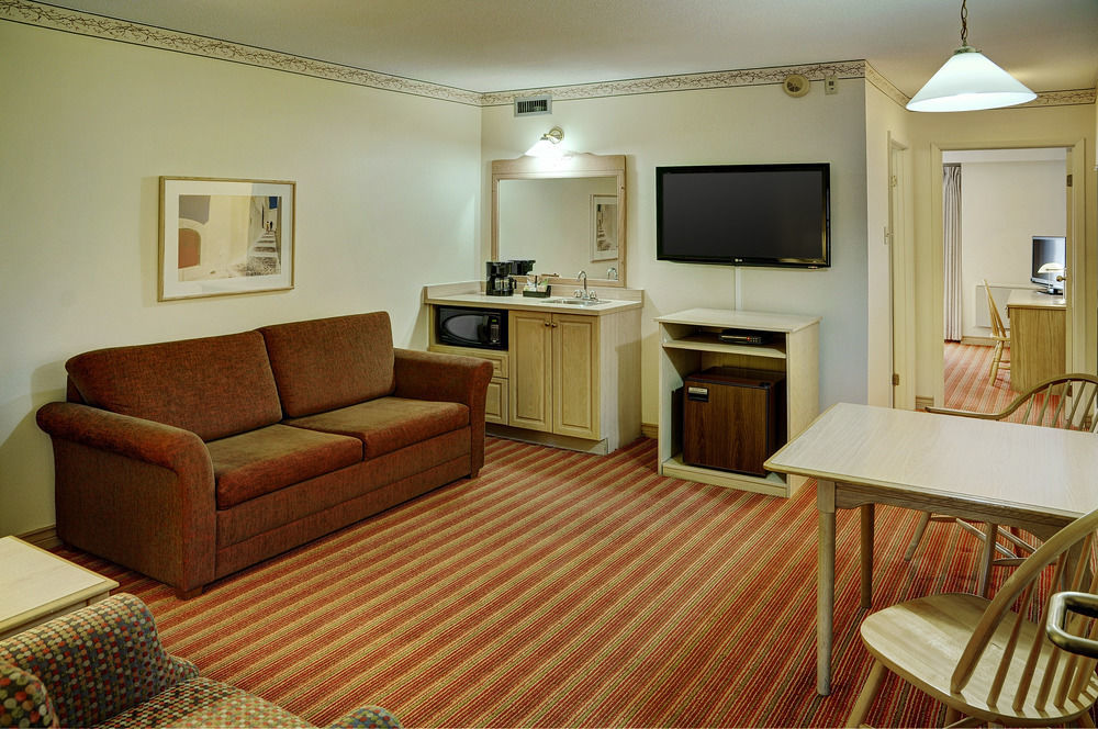 Quality Inn & Suites Bathurst Buitenkant foto