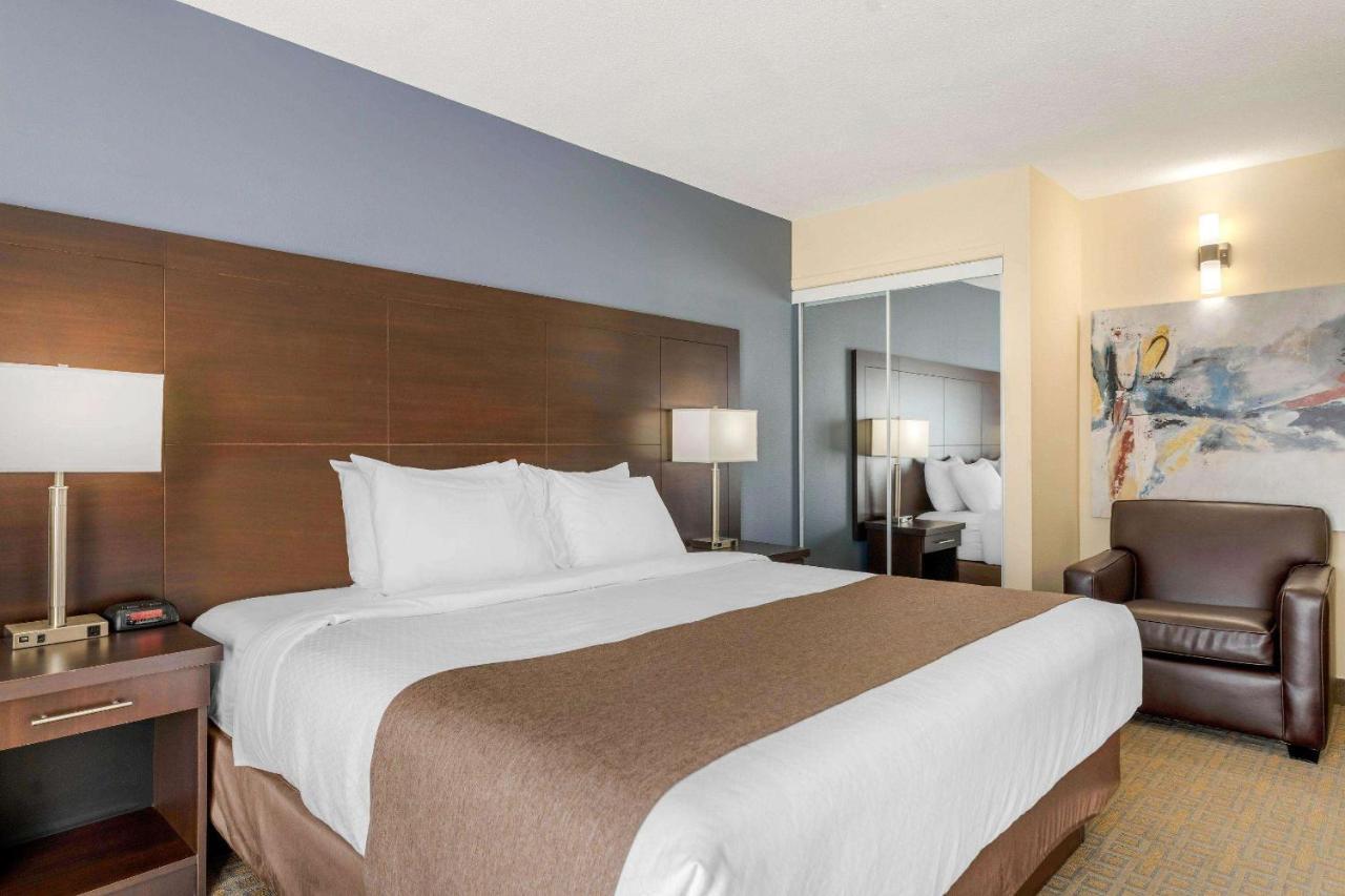 Quality Inn & Suites Bathurst Buitenkant foto