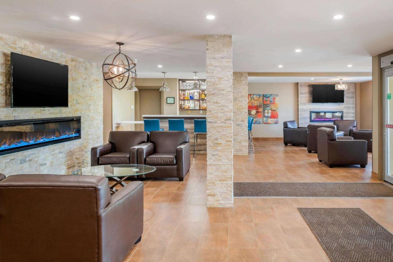 Quality Inn & Suites Bathurst Buitenkant foto