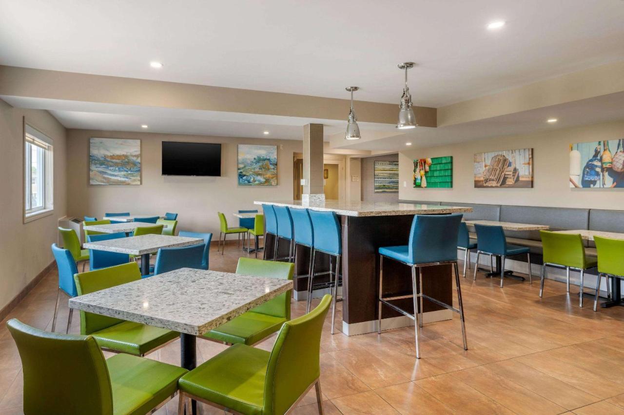 Quality Inn & Suites Bathurst Buitenkant foto